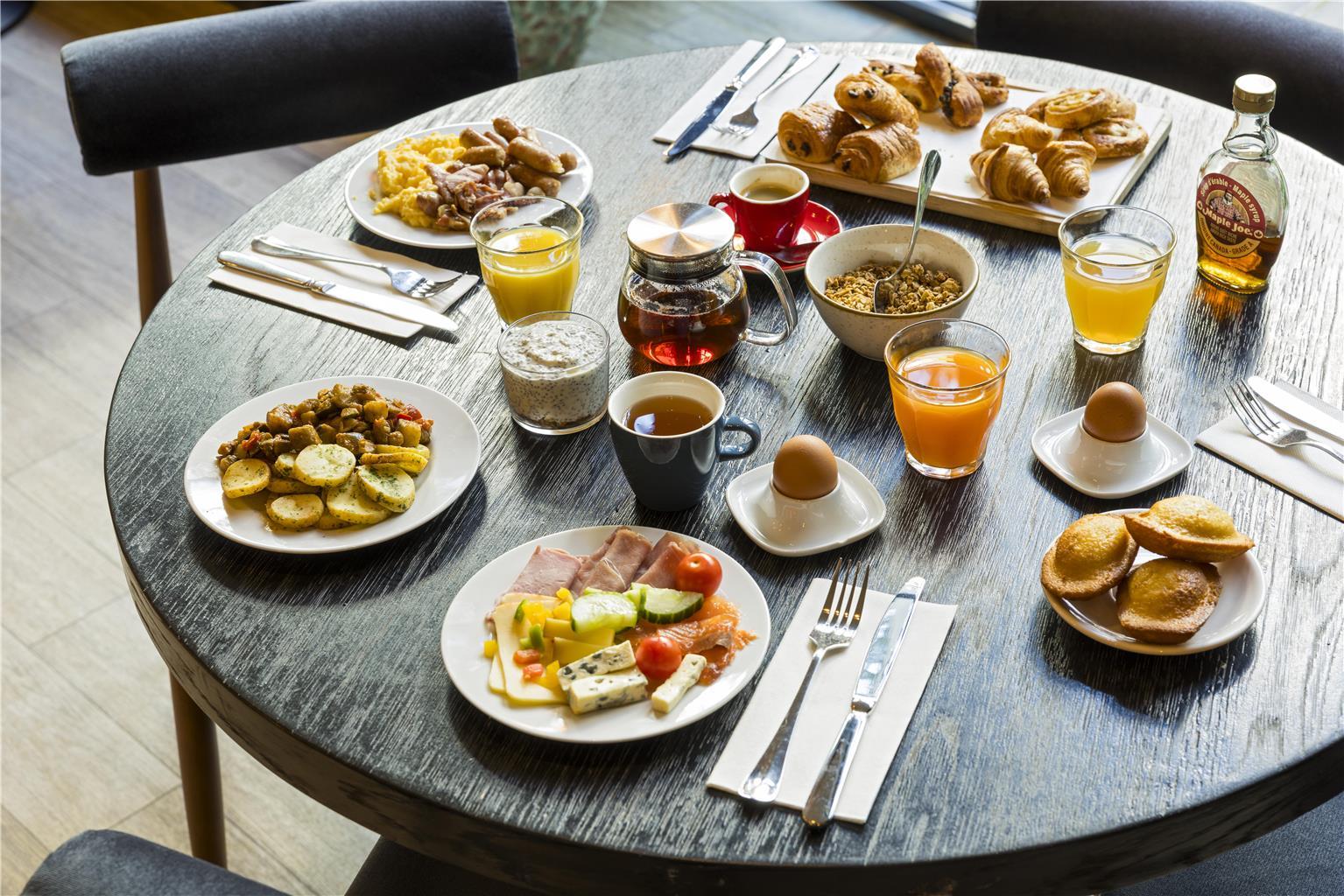 Hotel Le Grand Quartier Paris